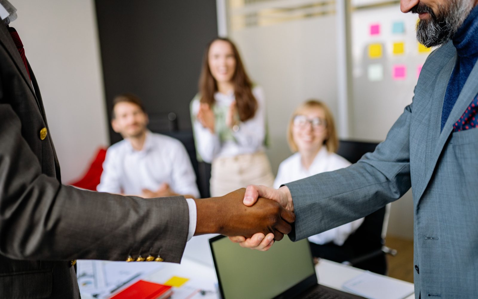 Dispense d’activité : tes congés payés continuent vraiment ?
