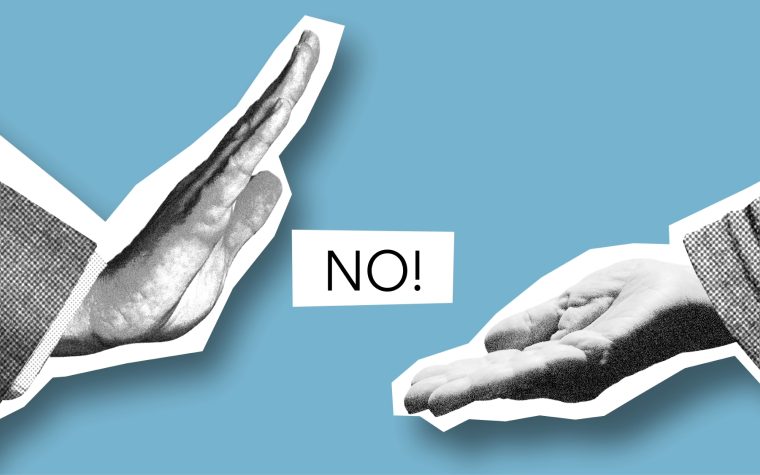 Cutout paper composition representing male showing rejection to outstretched helping hand during negotiations Composition en papier découpé représentant un homme montrant un refus à une main tendue offrant de l'aide lors de négociations
