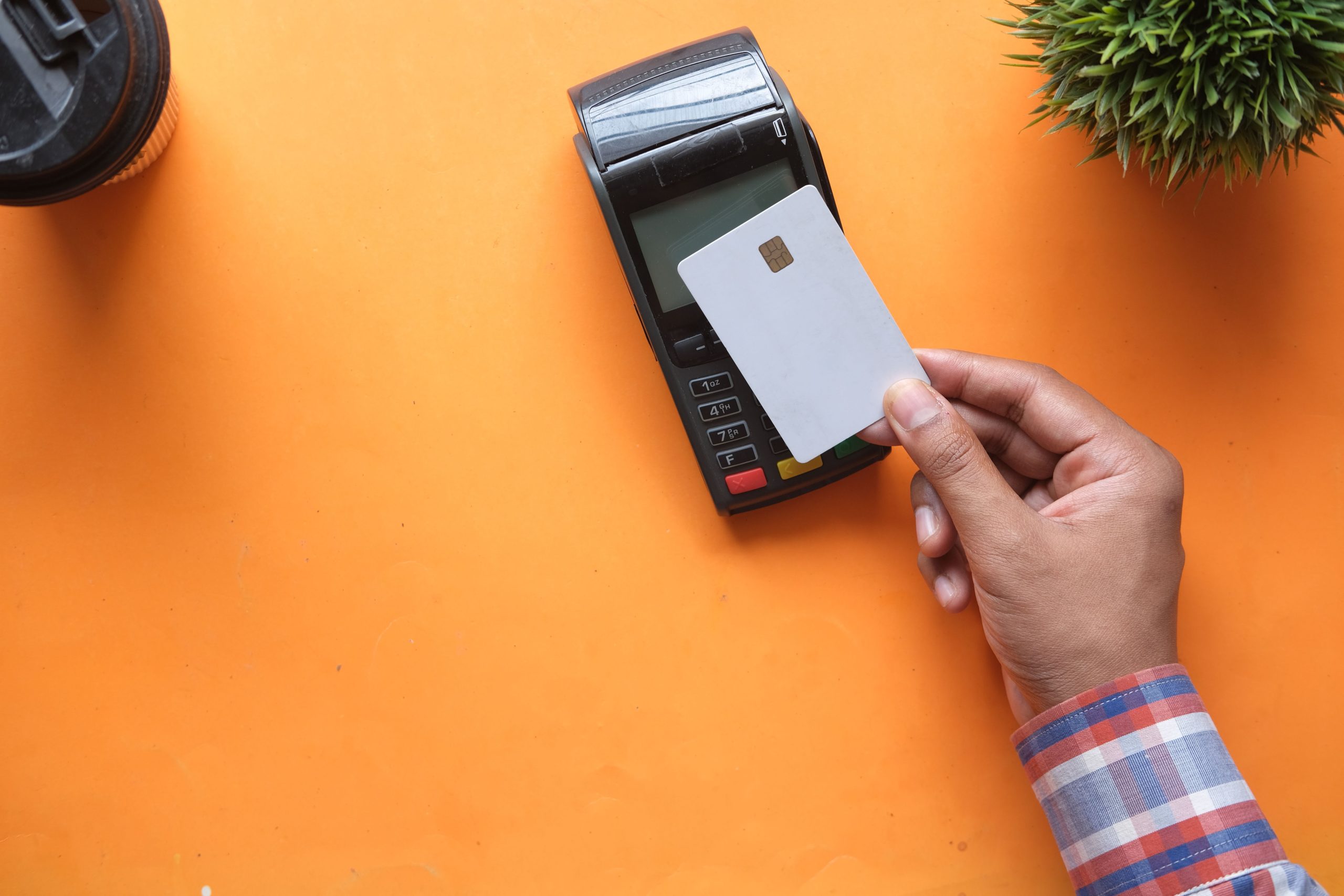 Paiement contactless carte lecteur orange