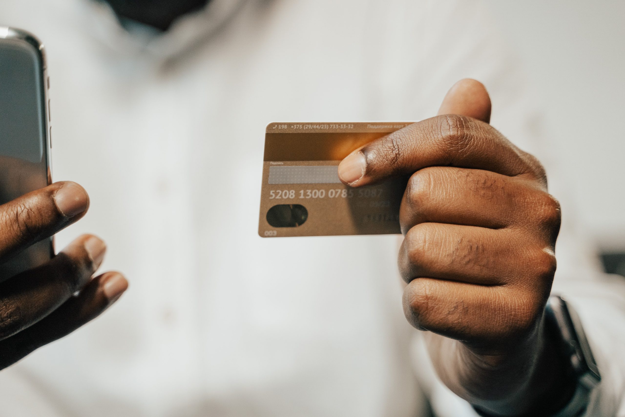 Achat en ligne smartphone et carte credit